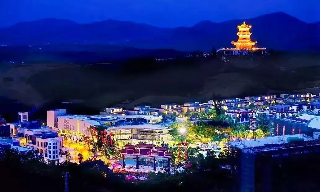 浮月碉楼村