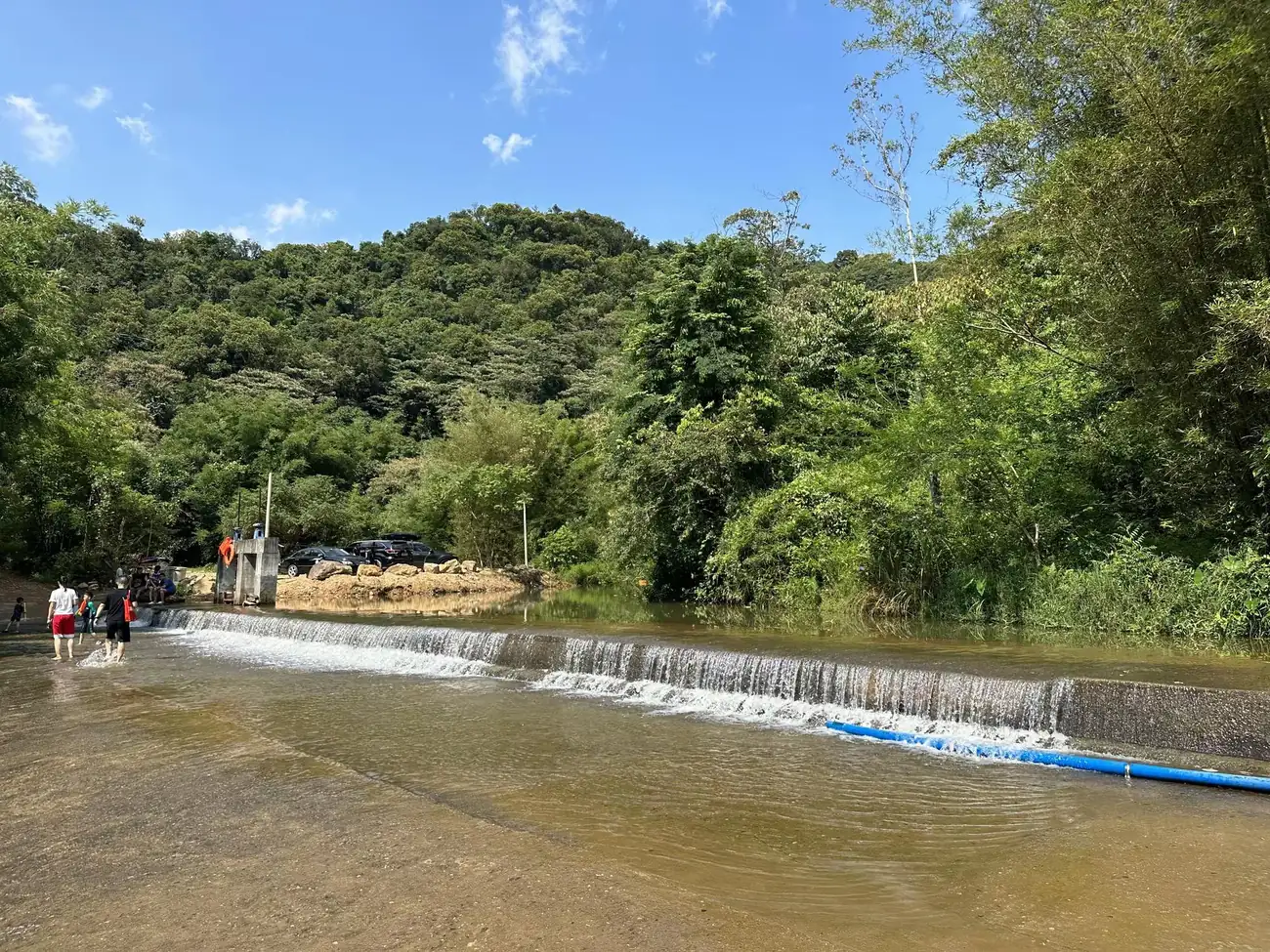 山泉水泳池