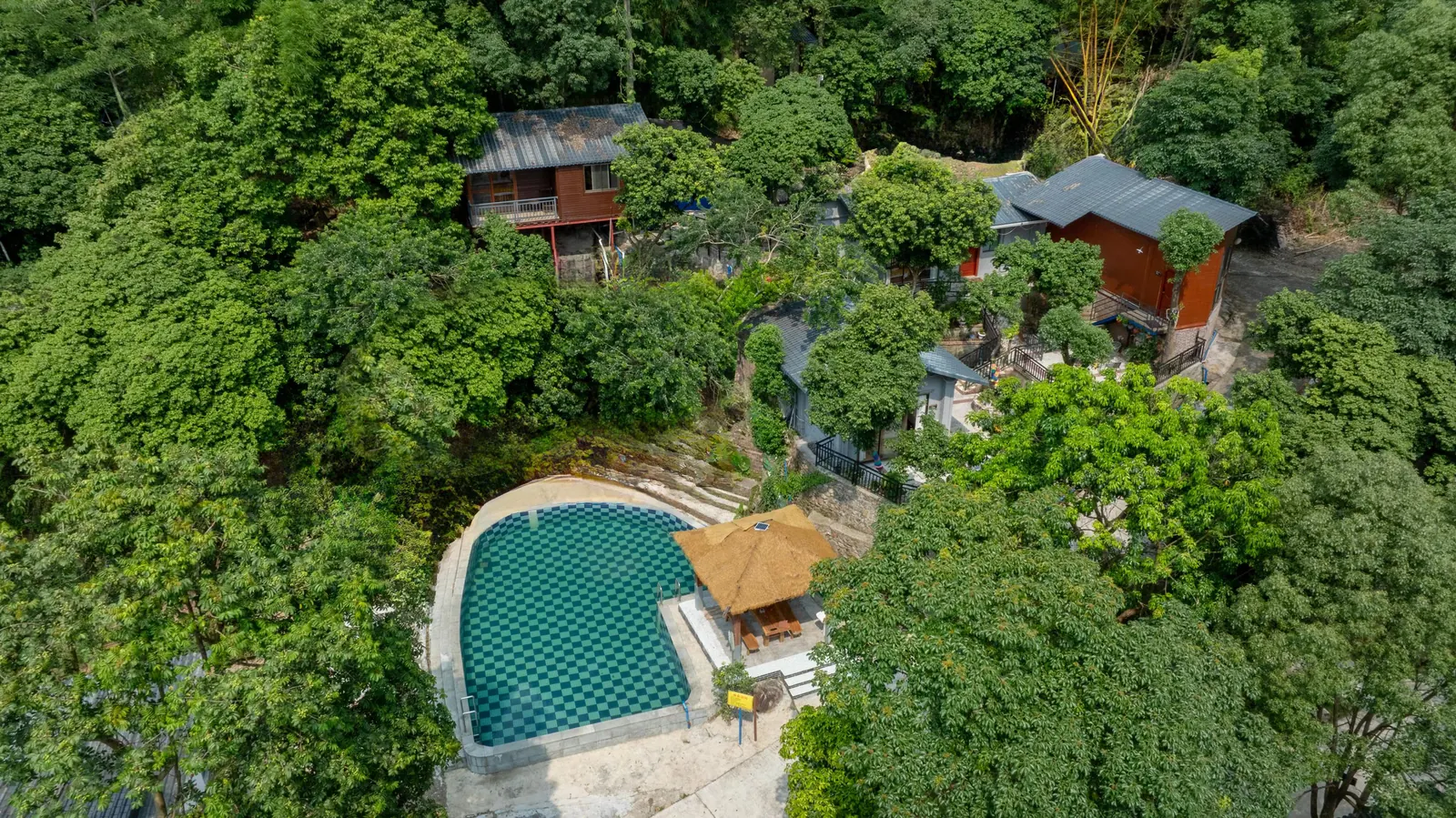 13房24床·陌野半山度云山庄园 一线山景落日观景大平台 · 全套房5泡池·天然山水12米大泳池🏊‍♂️儿童滑梯·KTV不限时唱歌玩通宵🎤4张麻将机🀄️