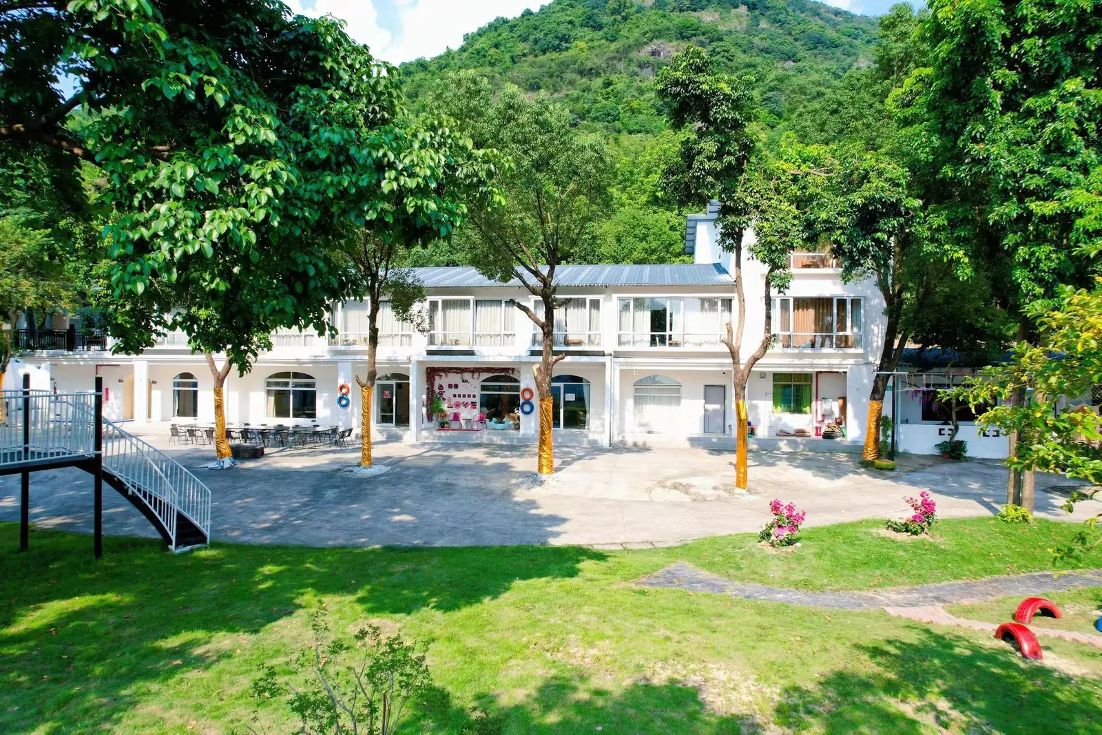 13房24床·陌野半山度云山庄园 一线山景落日观景大平台 · 全套房5泡池·天然山水12米大泳池🏊‍♂️儿童滑梯·KTV不限时唱歌玩通宵🎤4张麻将机🀄️