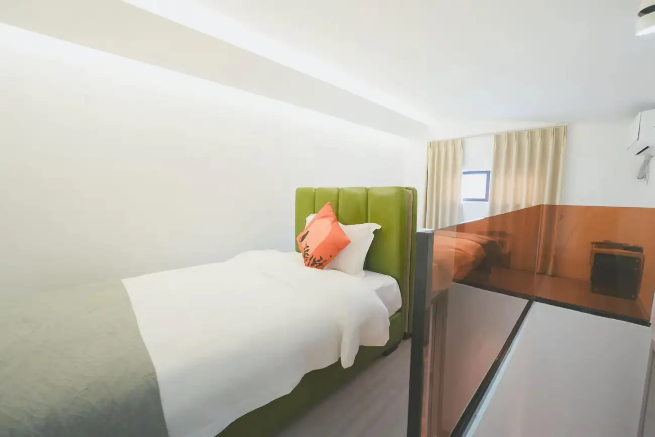 海陵岛勃艮第ins风E4502 | 联排6房10床 | 私家花园大泳池+KTV+碳烤炉+麻将+厨房