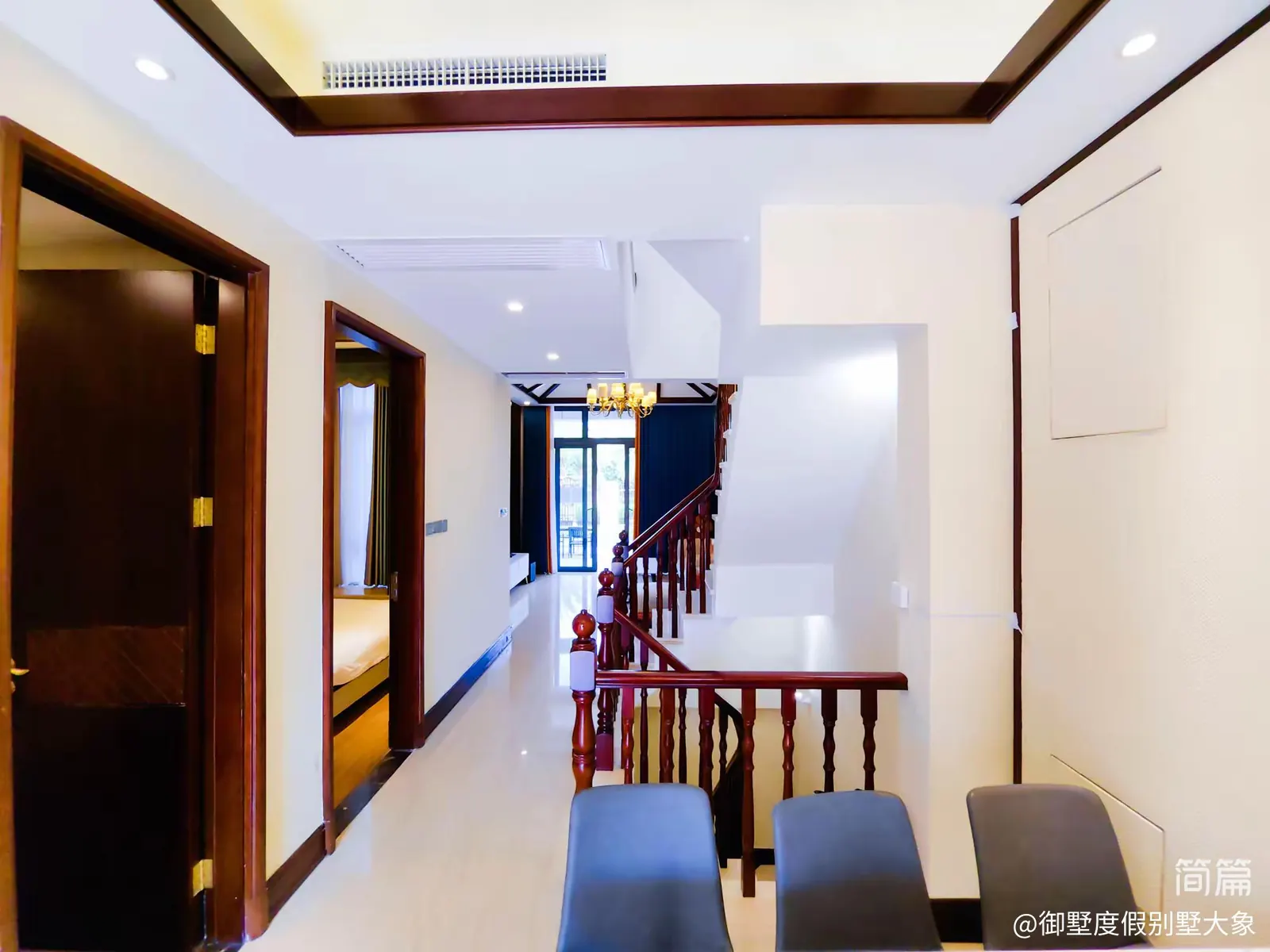 B栋客厅+餐厅+厨房+后院