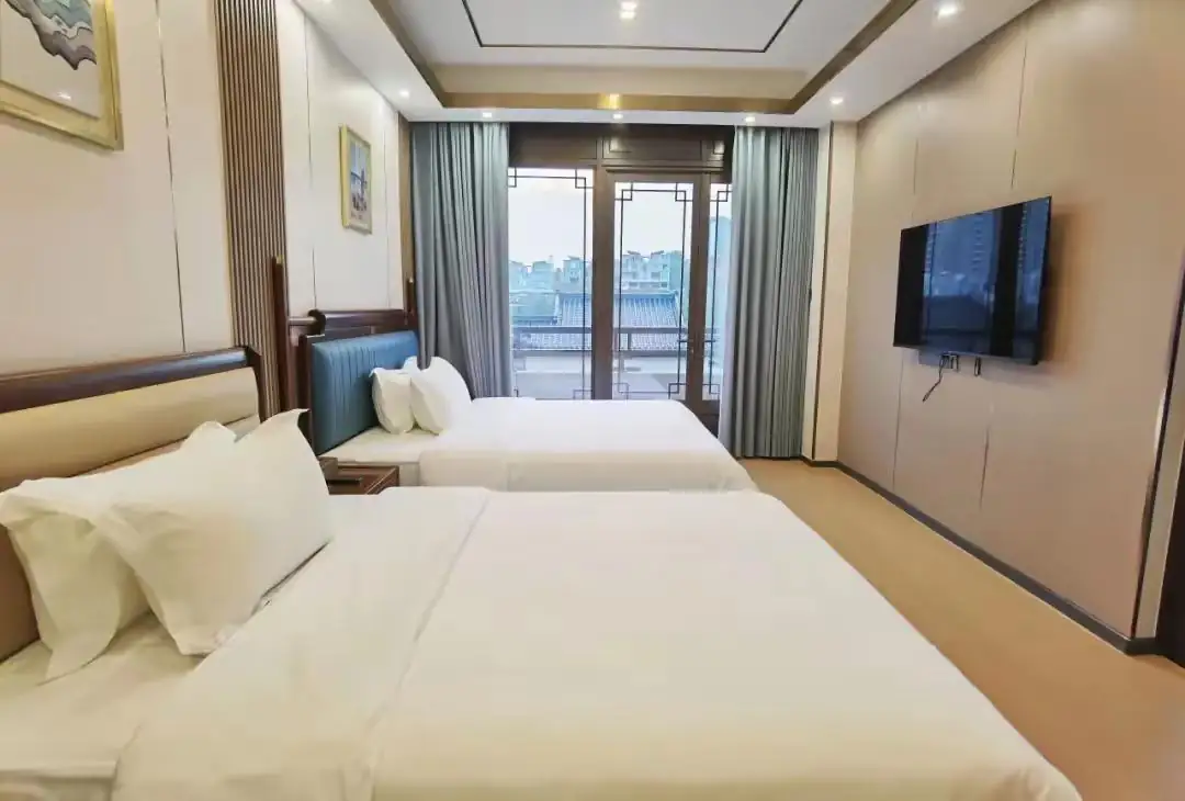 江门台山颐和·云泉居|6房8床|滑梯泳池+温泉泡池+台球+独立KTV+烧烤炉+麻将