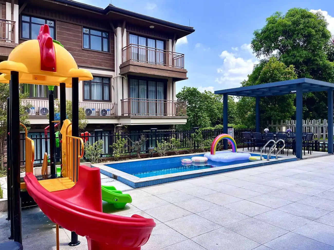 佛山美的鹭湖·汀兰丨5房7床丨泳池＋KTV+麻将＋烤炉