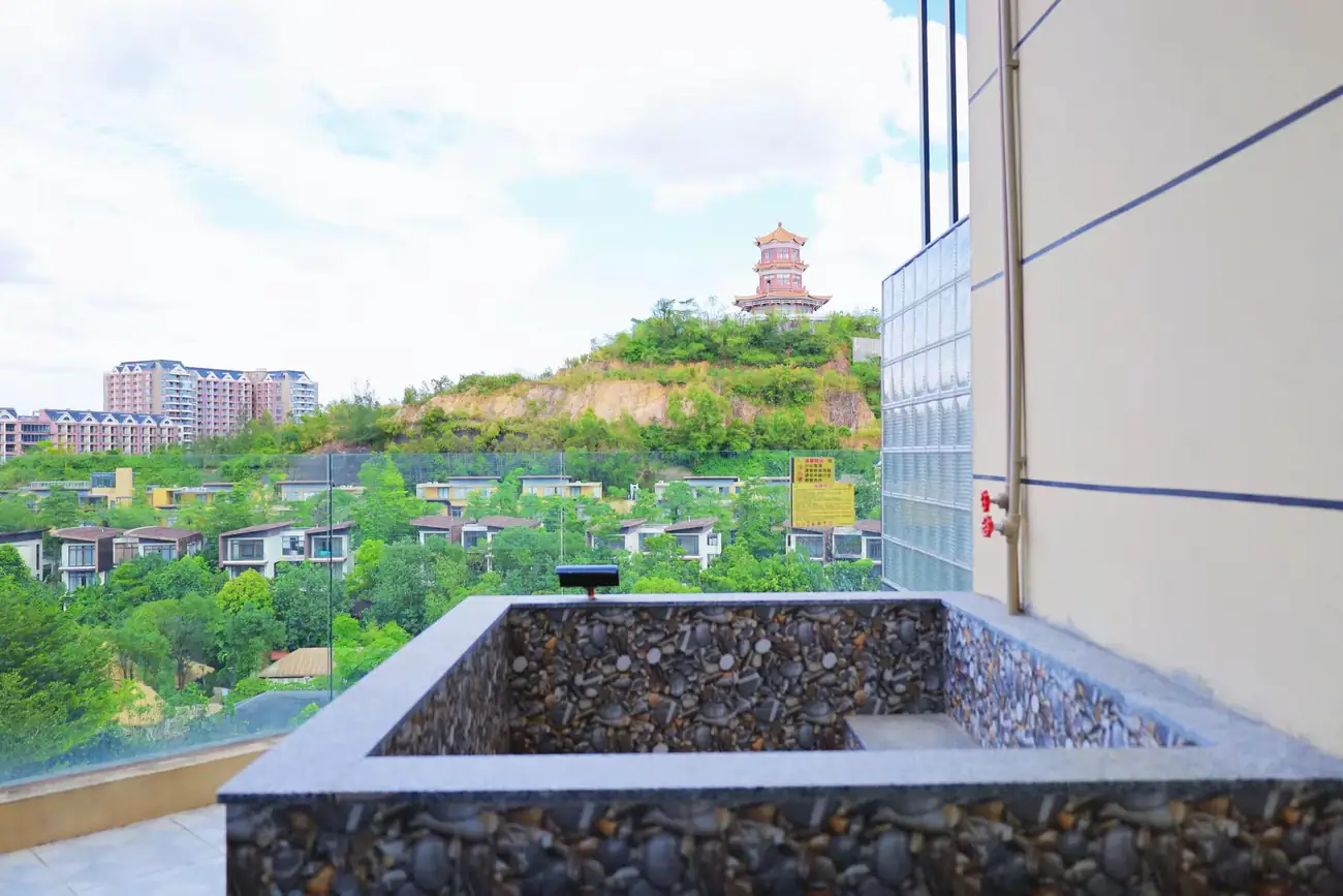 江门台山颐和·望春夏丨8房12床别墅大平层丨独立KTV+桌球+会议室+无边泳池+温泉泡池+茶室+碳烧烤+麻将