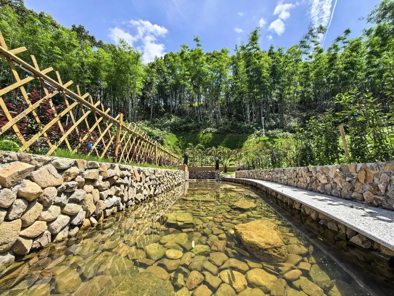 溪畔雅筑丨大花园 丨山水溯溪丨团建 |全套间·9房14床