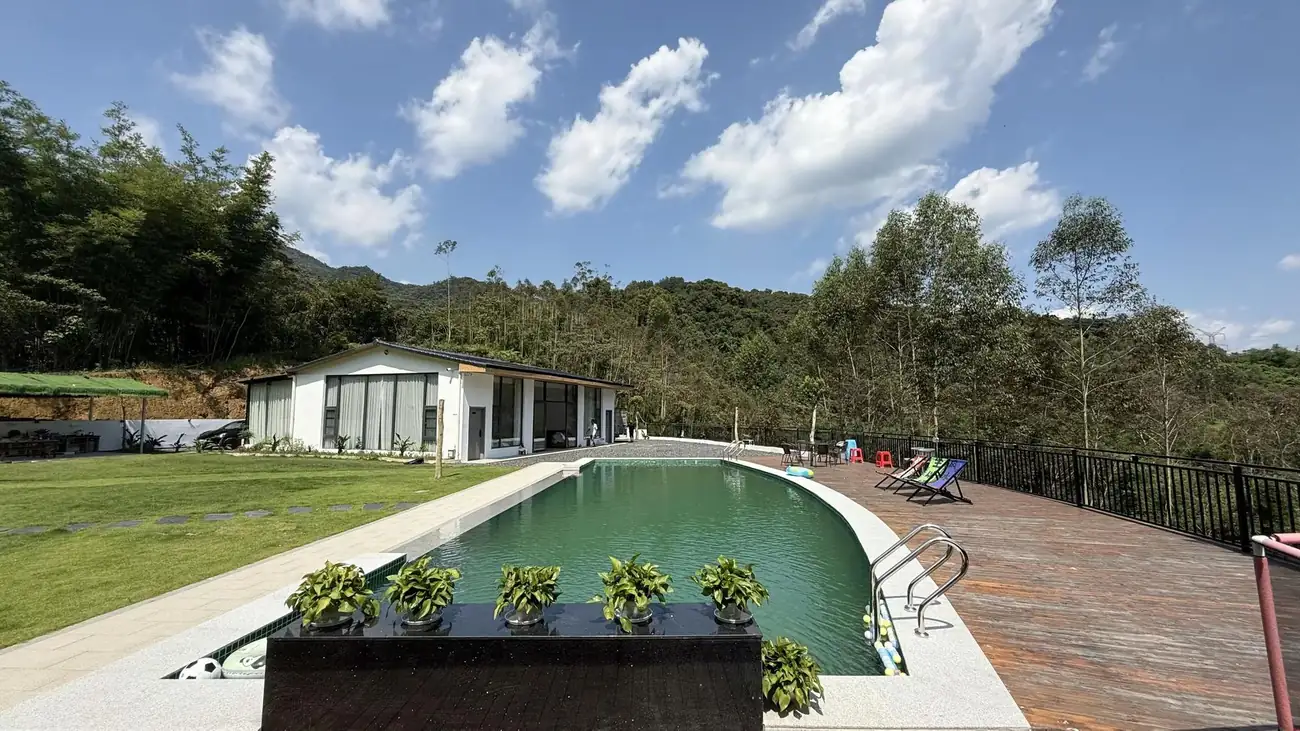 溪边四季 6房12床 | 房间独立泡池/山泉水大泳池/团建大草坪/儿童滑滑梯
