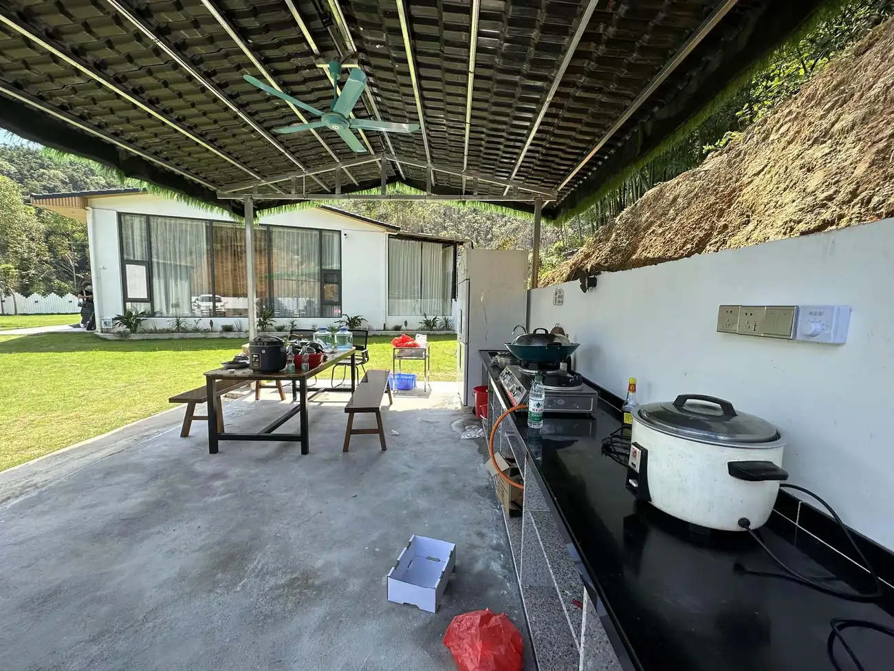 溪边四季 6房12床 | 房间独立泡池/山泉水大泳池/团建大草坪/儿童滑滑梯