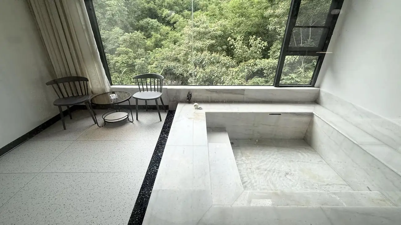 溪边四季 6房12床 | 房间独立泡池/山泉水大泳池/团建大草坪/儿童滑滑梯