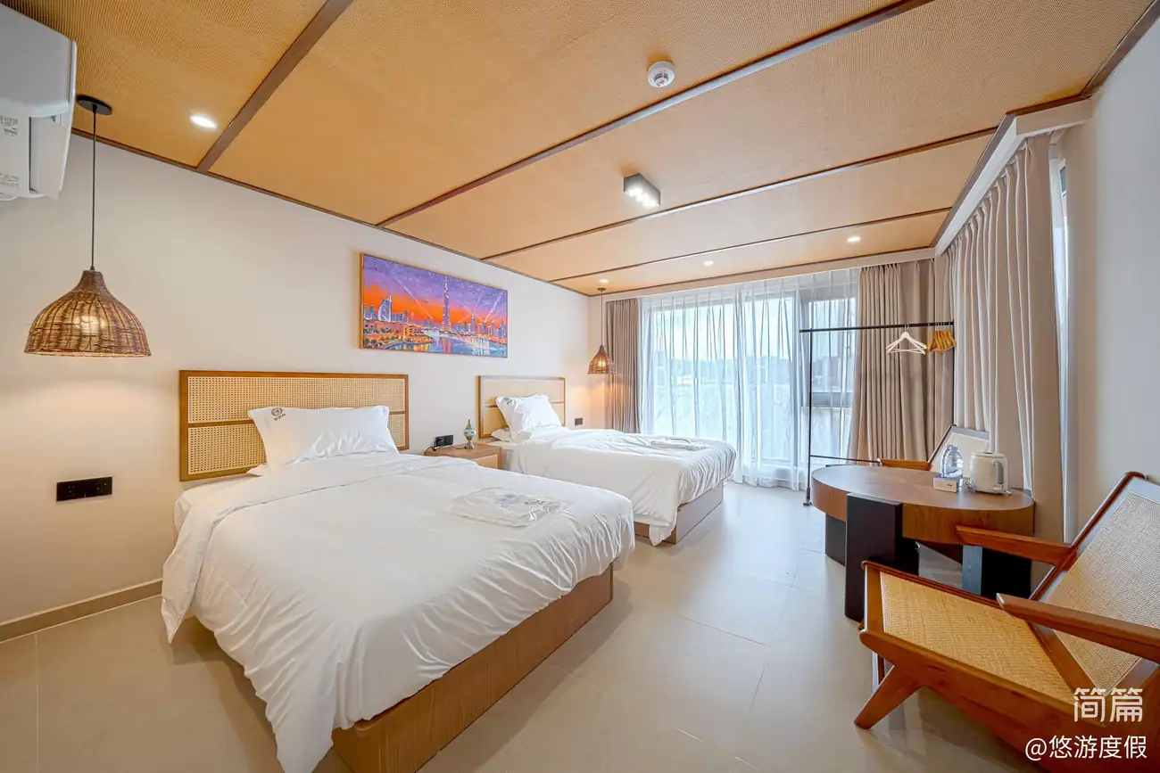 湖心别墅·烟花看台·雅居屋 3+1房6床·看台泡池·烧烤桌 休闲客厅·冰箱·休闲茶桌