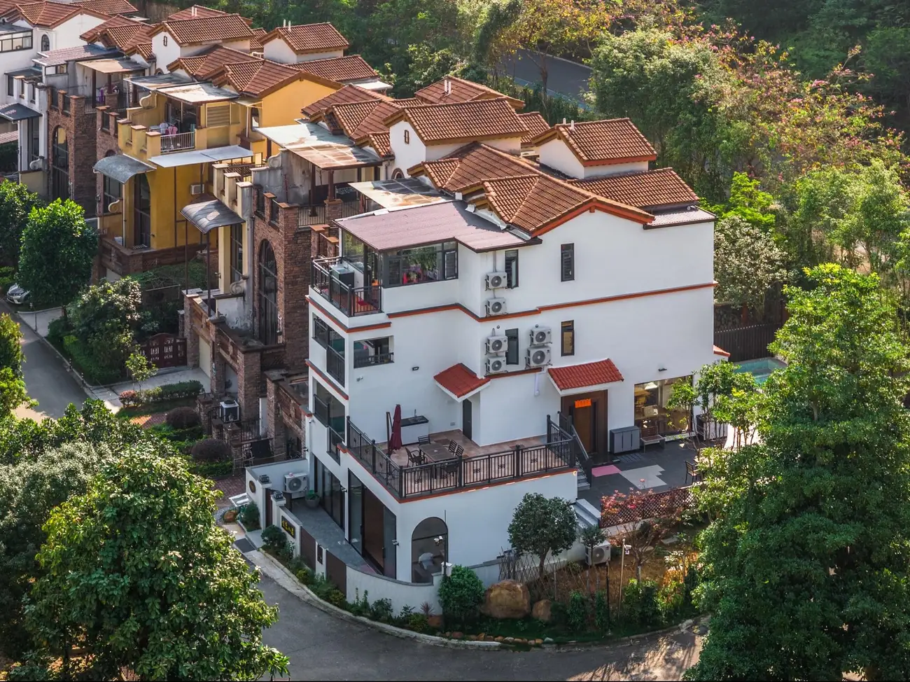 富力养生谷 E区53栋01房| 全新高端6房9床（全套间）大花园 | 泳池 | 房间泡池