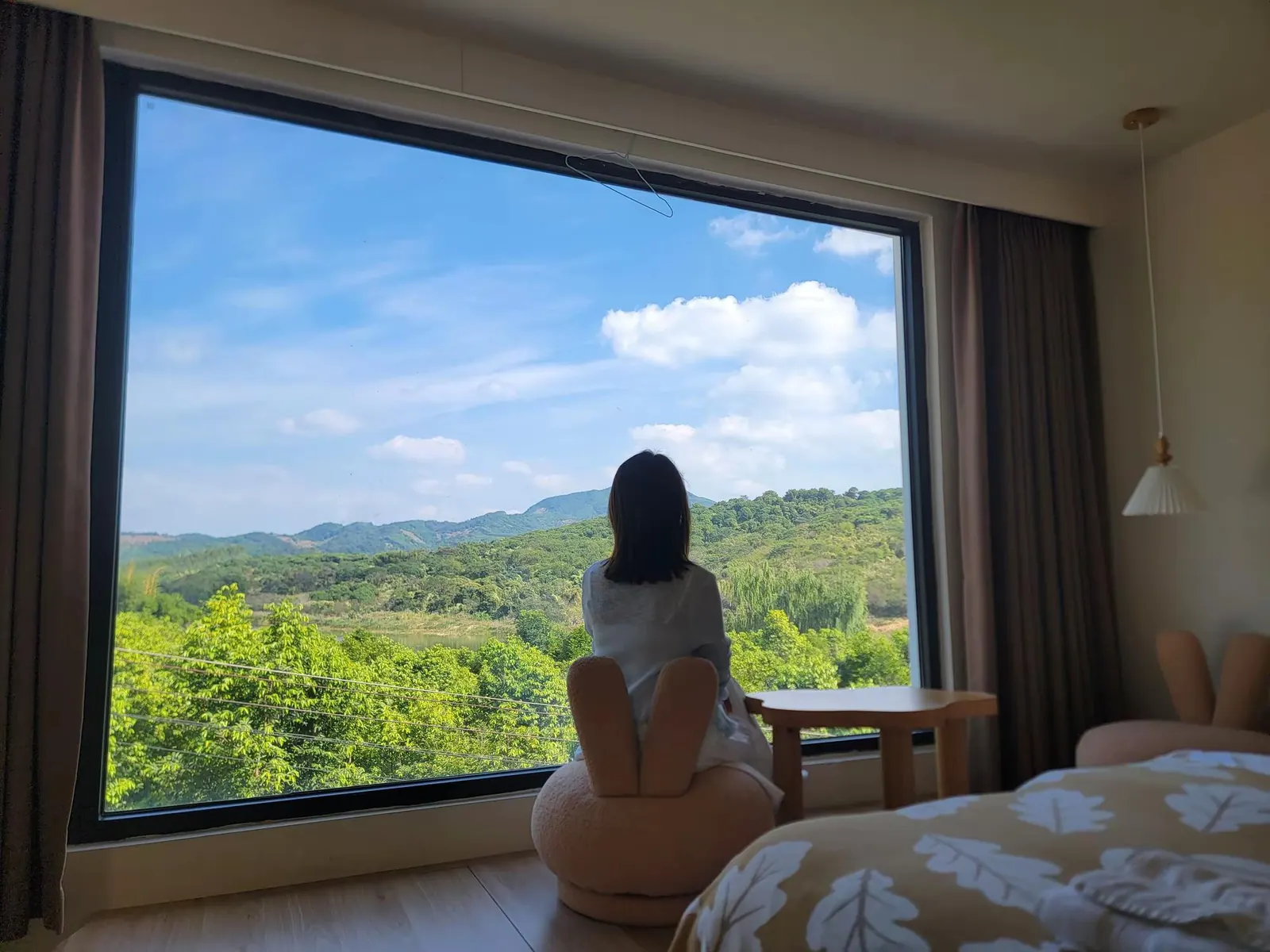 野奢度假美宿| 陌野· 尘外🌅全套间10房15+5床🌲从化千平花园 🧡专业会议室·人气较旺的滑梯·超长山水泳池·篝火晚会·草坪婚礼·通宵KTV ·篮球场.羽毛球场.钓鱼场