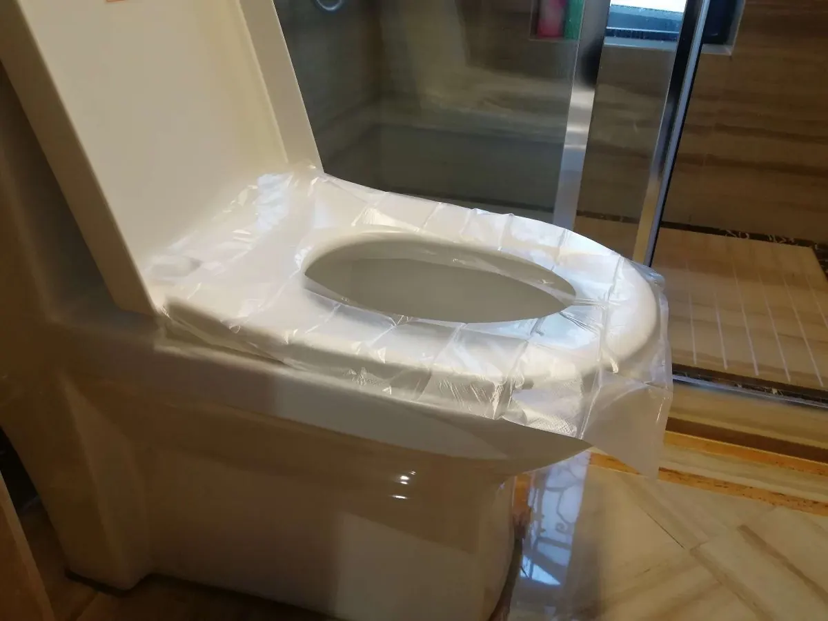 一次性座厕套，一个小小的动作足以看出主人