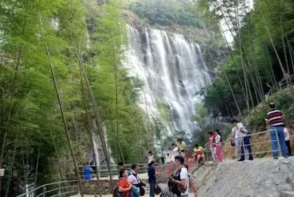 云泉路7号 ·6房10床(全套间) ·从化富力泉·奢华欧式 独立K房 泳池别墅